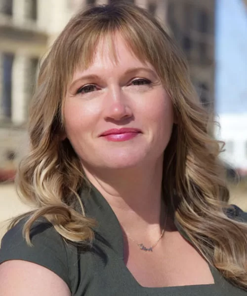 Amber Briggle Candidate for Place 6 of Denton
